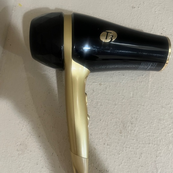 T3 Featherweight‎ 2 Hair Dryer - Model # 73828 - Black/Gold - Picture 15 of 15